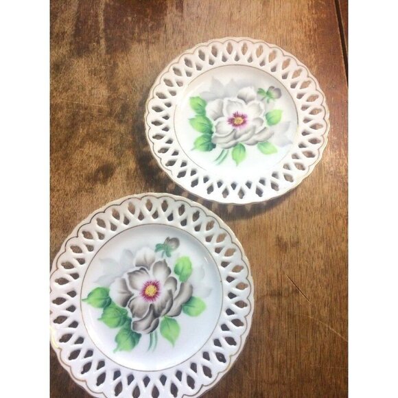 Sphinx Porcelain Plates Reticulated Handpainted Floral 6.25” Set Of 2 Japan Vtg - Picture 1 of 11